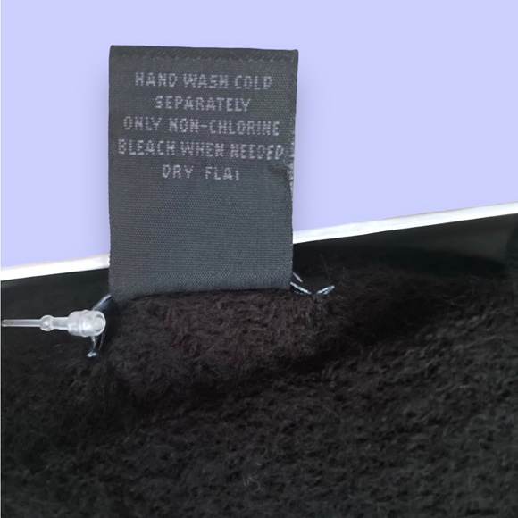 Steve Madden Black Beanie & Scarf Gift Set (NIB) - Picture 7 of 7